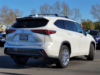 2023 Toyota Highlander Limited AWD W/ JBL Audio and Power Moonroof